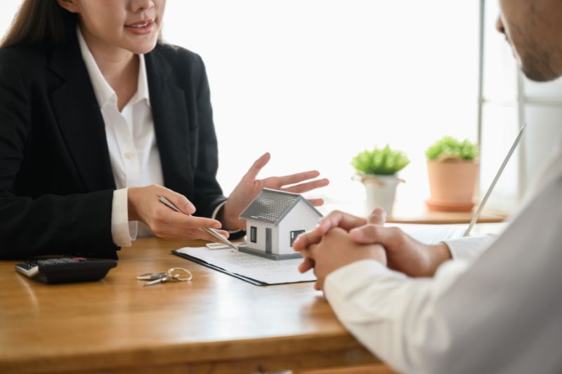 Como funciona o processo de regularização?